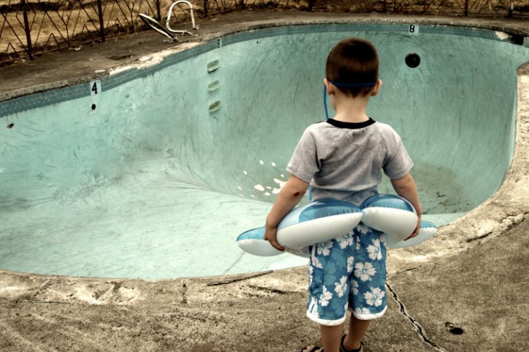 Crianças é o maior perigo nas piscinas vazias